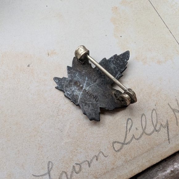 Vintage Small Leaf Brooch Stamped Sterling - Picture 5 of 8